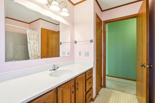 310 Kay Drive, Waunakee, WI 53597