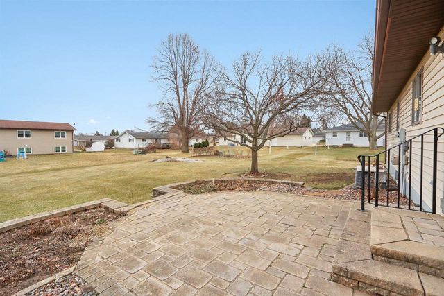 310 Kay Drive, Waunakee, WI 53597