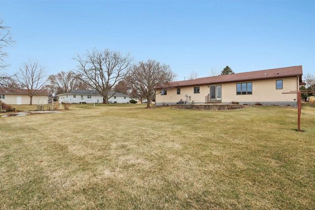 310 Kay Drive, Waunakee, WI 53597