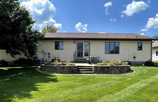 310 Kay Drive, Waunakee, WI 53597