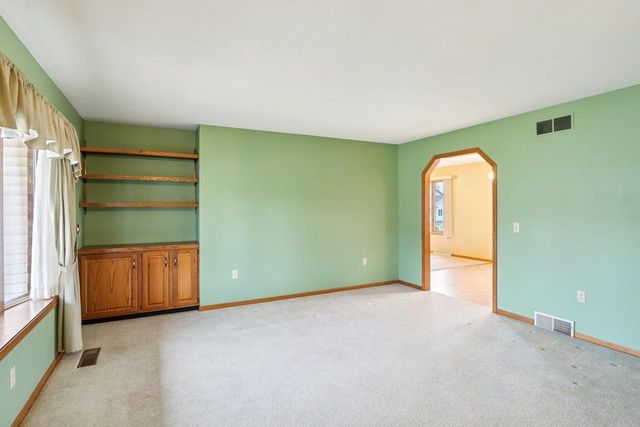 310 Kay Drive, Waunakee, WI 53597