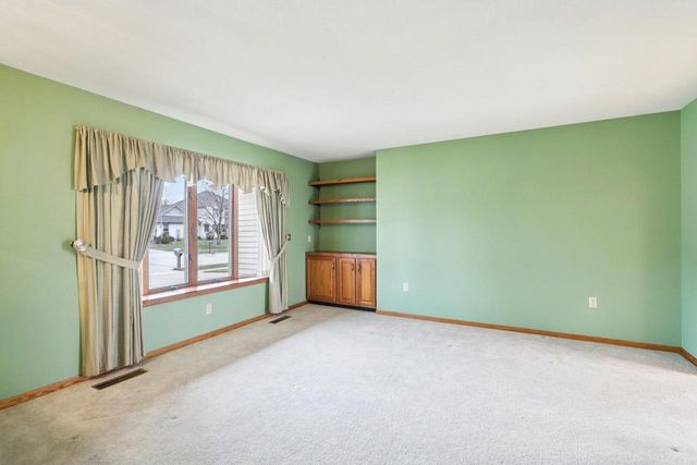 310 Kay Drive, Waunakee, WI 53597