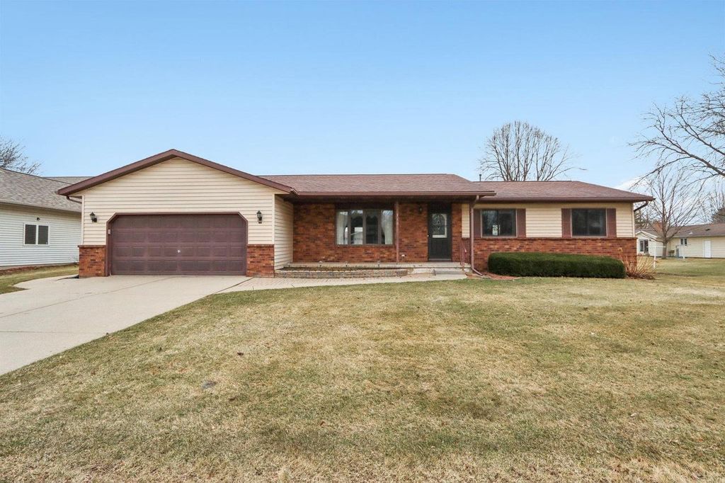 310 Kay Drive, Waunakee, WI 53597