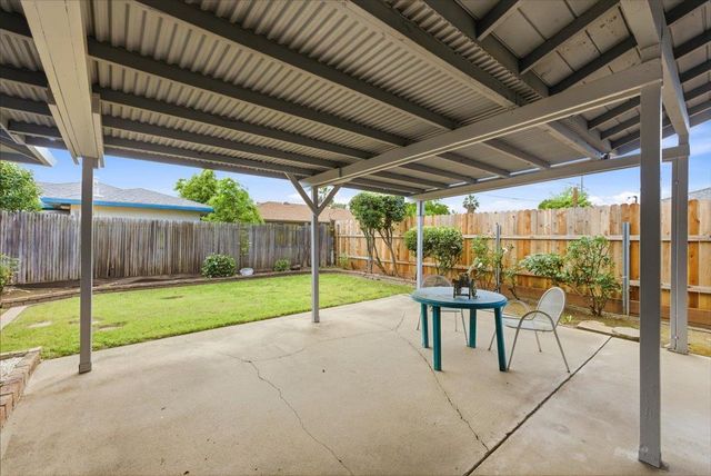 7300 Flamingo Way, Sacramento, CA 95828