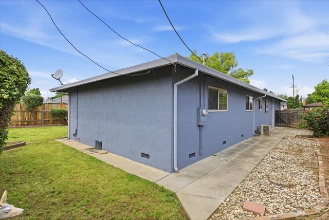 7300 Flamingo Way, Sacramento, CA 95828