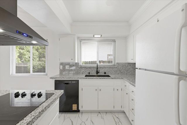 7300 Flamingo Way, Sacramento, CA 95828