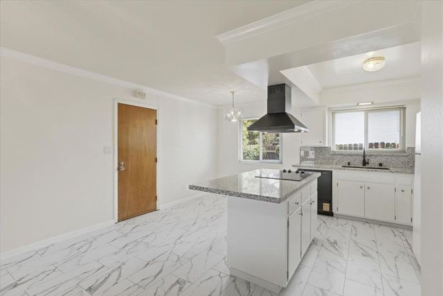 7300 Flamingo Way, Sacramento, CA 95828