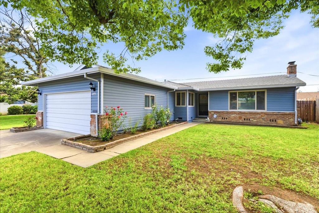 7300 Flamingo Way, Sacramento, CA 95828