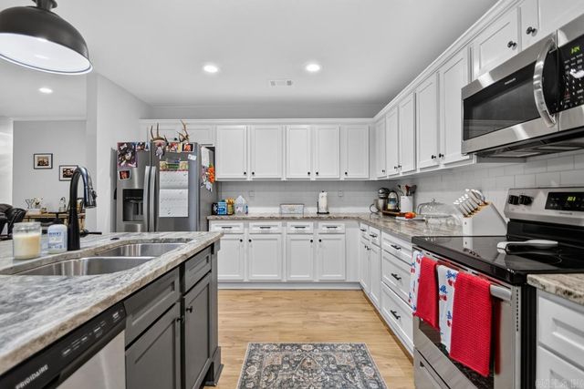 2040 Creekwood Circle, Bauxite, AR 72011