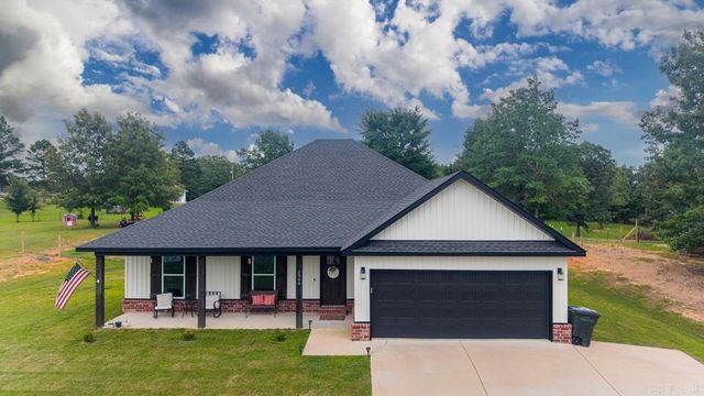 2040 Creekwood Circle, Bauxite, AR 72011