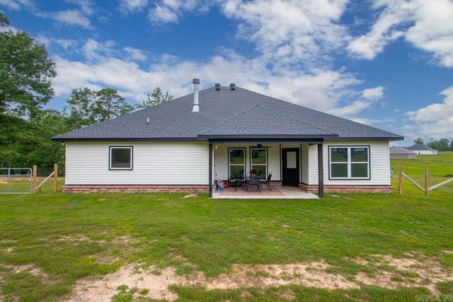 2040 Creekwood Circle, Bauxite, AR 72011