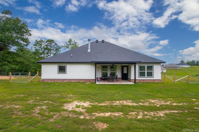 2040 Creekwood Circle, Bauxite, AR 72011