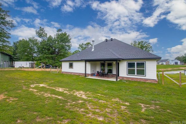 2040 Creekwood Circle, Bauxite, AR 72011