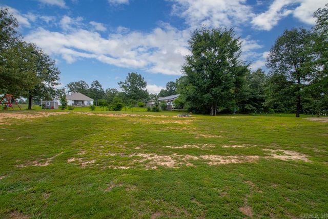 2040 Creekwood Circle, Bauxite, AR 72011