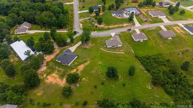 2040 Creekwood Circle, Bauxite, AR 72011