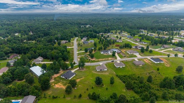 2040 Creekwood Circle, Bauxite, AR 72011