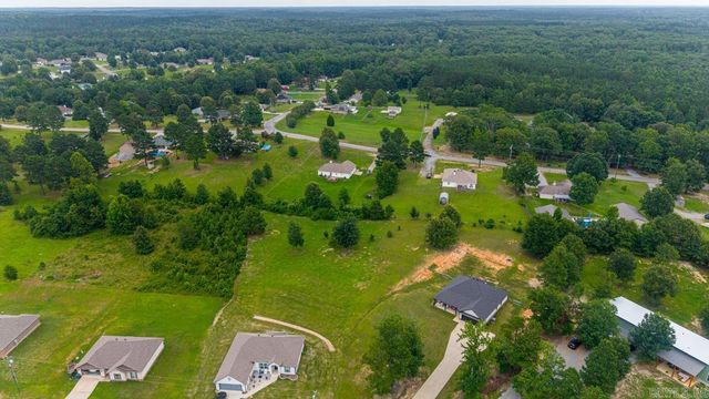 2040 Creekwood Circle, Bauxite, AR 72011