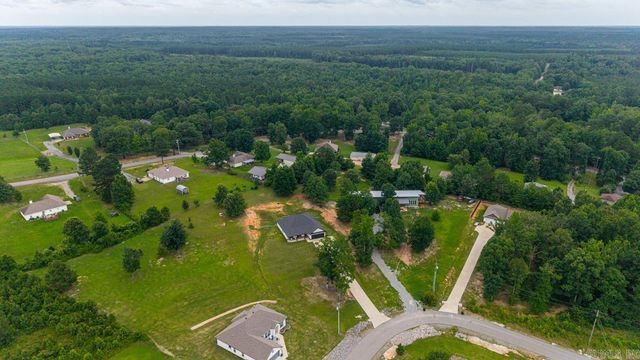 2040 Creekwood Circle, Bauxite, AR 72011