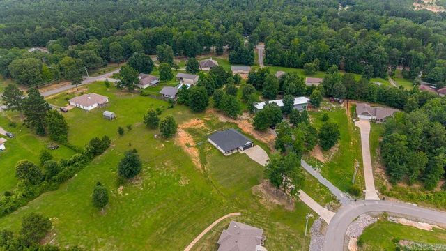 2040 Creekwood Circle, Bauxite, AR 72011