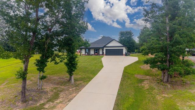 2040 Creekwood Circle, Bauxite, AR 72011