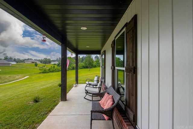 2040 Creekwood Circle, Bauxite, AR 72011