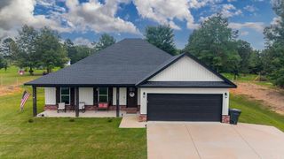 2040 Creekwood Circle, Bauxite, AR 72011