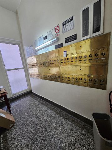 111-39 76th Road E4, Forest Hills, NY 11375