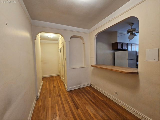 111-39 76th Road E4, Forest Hills, NY 11375