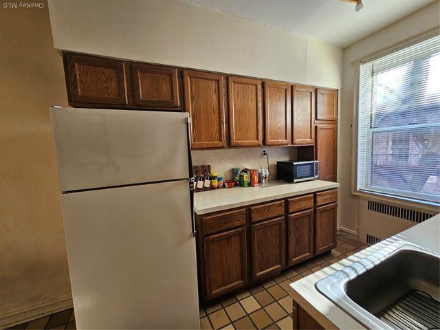 111-39 76th Road E4, Forest Hills, NY 11375