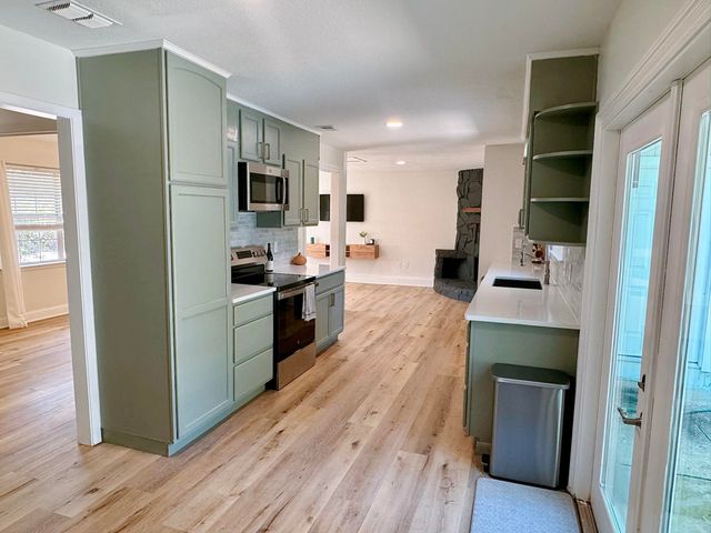 215 NE Buck Drive, Fort Walton Beach, FL 32548