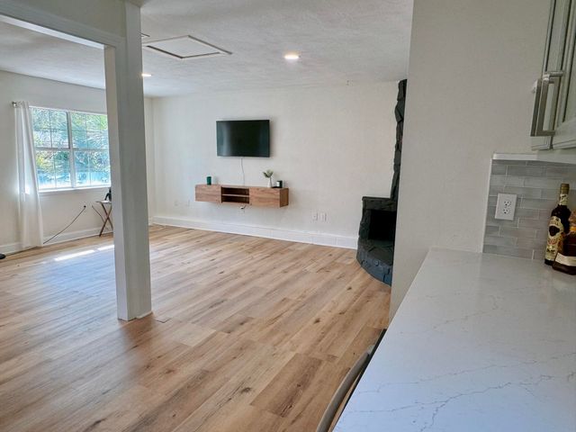 215 NE Buck Drive, Fort Walton Beach, FL 32548