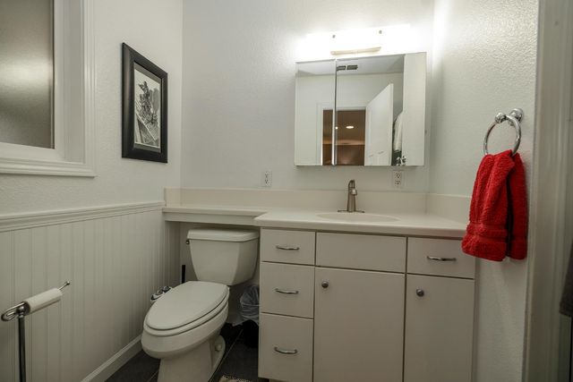 1683 E Canal Dr, Turlock, CA 95380