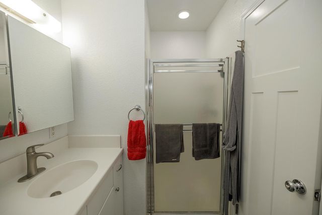 1683 E Canal Dr, Turlock, CA 95380