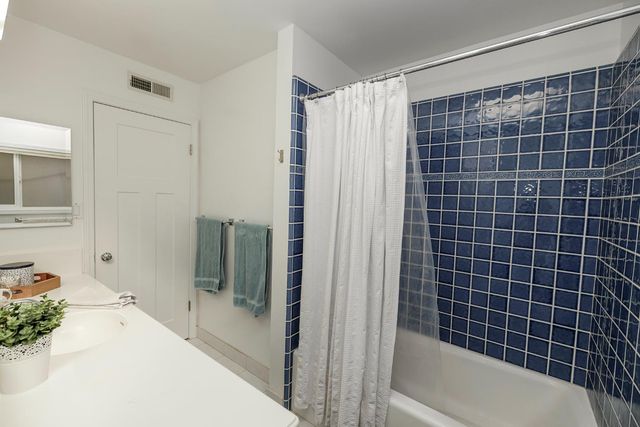 1683 E Canal Dr, Turlock, CA 95380