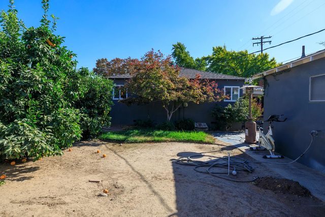 1683 E Canal Dr, Turlock, CA 95380