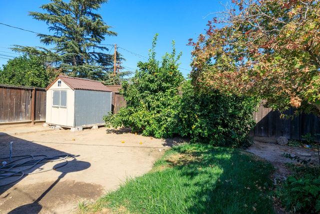 1683 E Canal Dr, Turlock, CA 95380