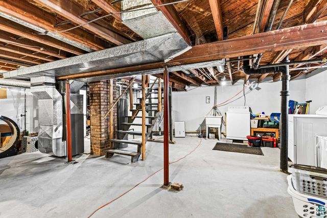 5914 Banks Ave, Superior, WI 54880