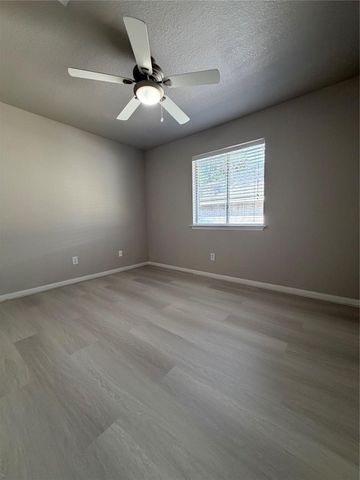 54 E Misty Dawn Drive, The Woodlands, TX 77385