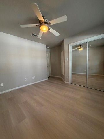 54 E Misty Dawn Drive, The Woodlands, TX 77385