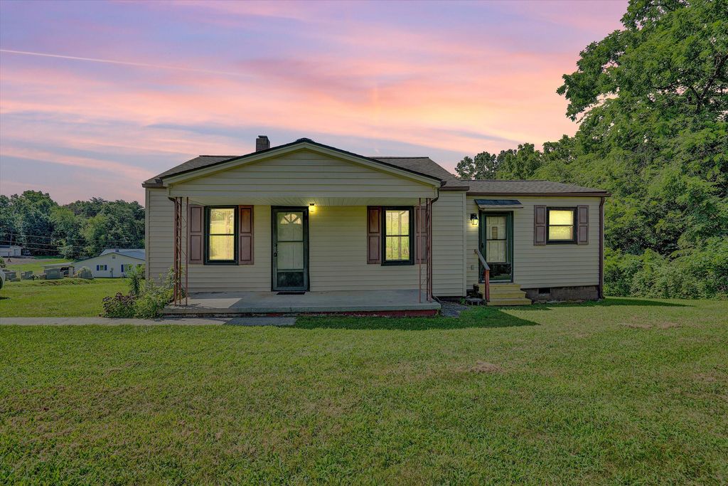 20 CORAL LN, Rocky Mount, VA 24151