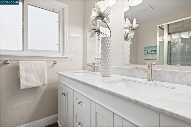 875 Brittany Ln, Concord, CA 94518