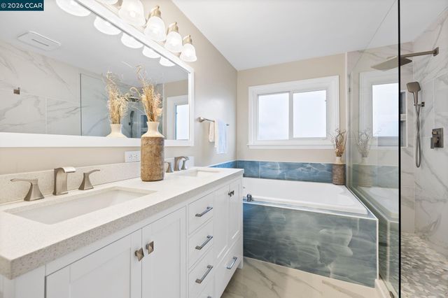 875 Brittany Ln, Concord, CA 94518