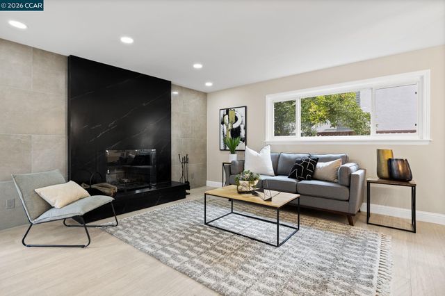 875 Brittany Ln, Concord, CA 94518