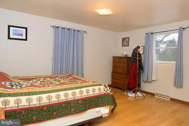 47 WEAVERTOWN LN, Douglassville, PA 19518