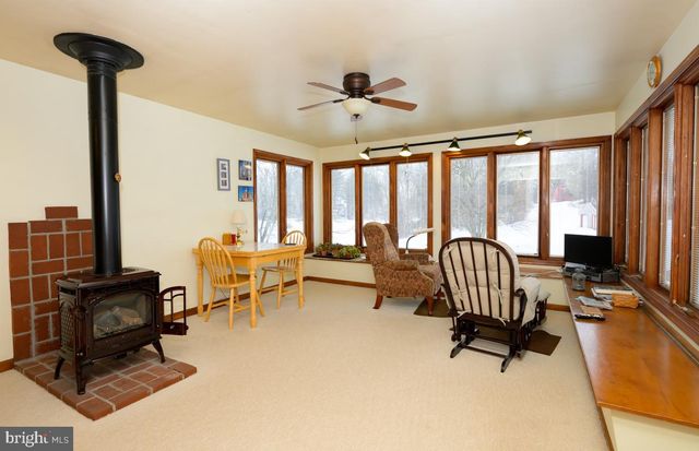 47 WEAVERTOWN LN, Douglassville, PA 19518