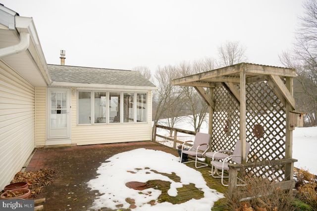 47 WEAVERTOWN LN, Douglassville, PA 19518