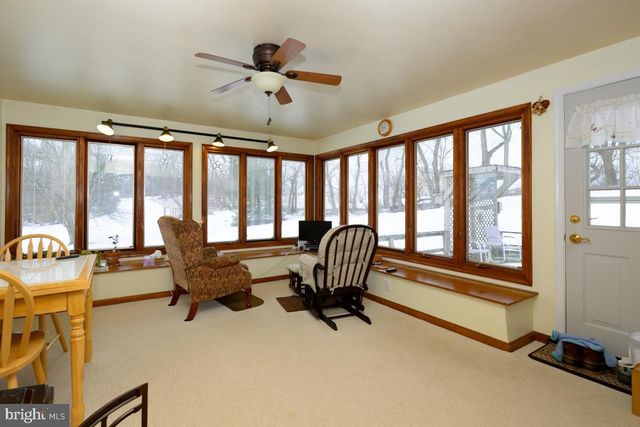 47 WEAVERTOWN LN, Douglassville, PA 19518