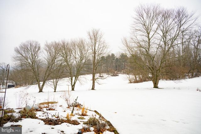 47 WEAVERTOWN LN, Douglassville, PA 19518