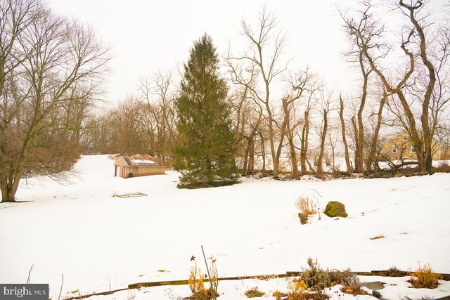 47 WEAVERTOWN LN, Douglassville, PA 19518