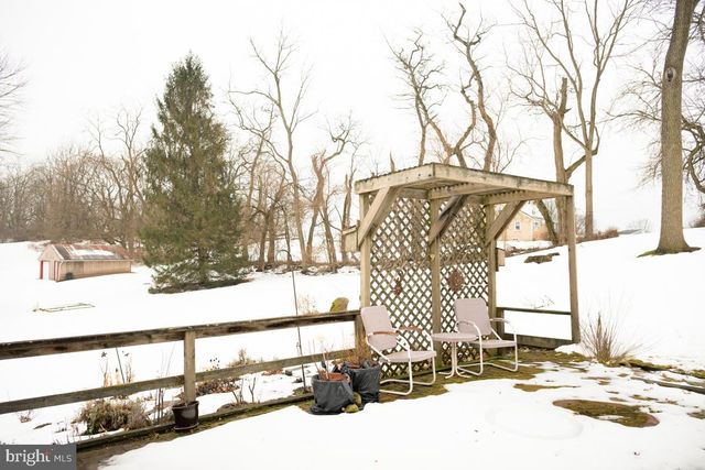 47 WEAVERTOWN LN, Douglassville, PA 19518